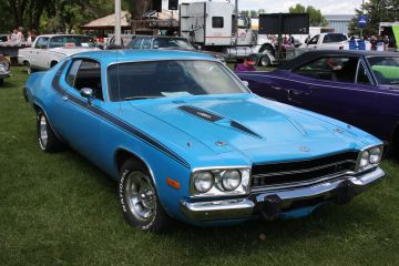 Blue 1972 Plymouth road runner