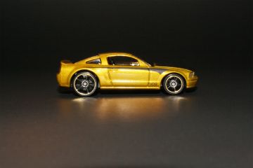 Hot Wheels Treasure Hunt Mustang GT 2005