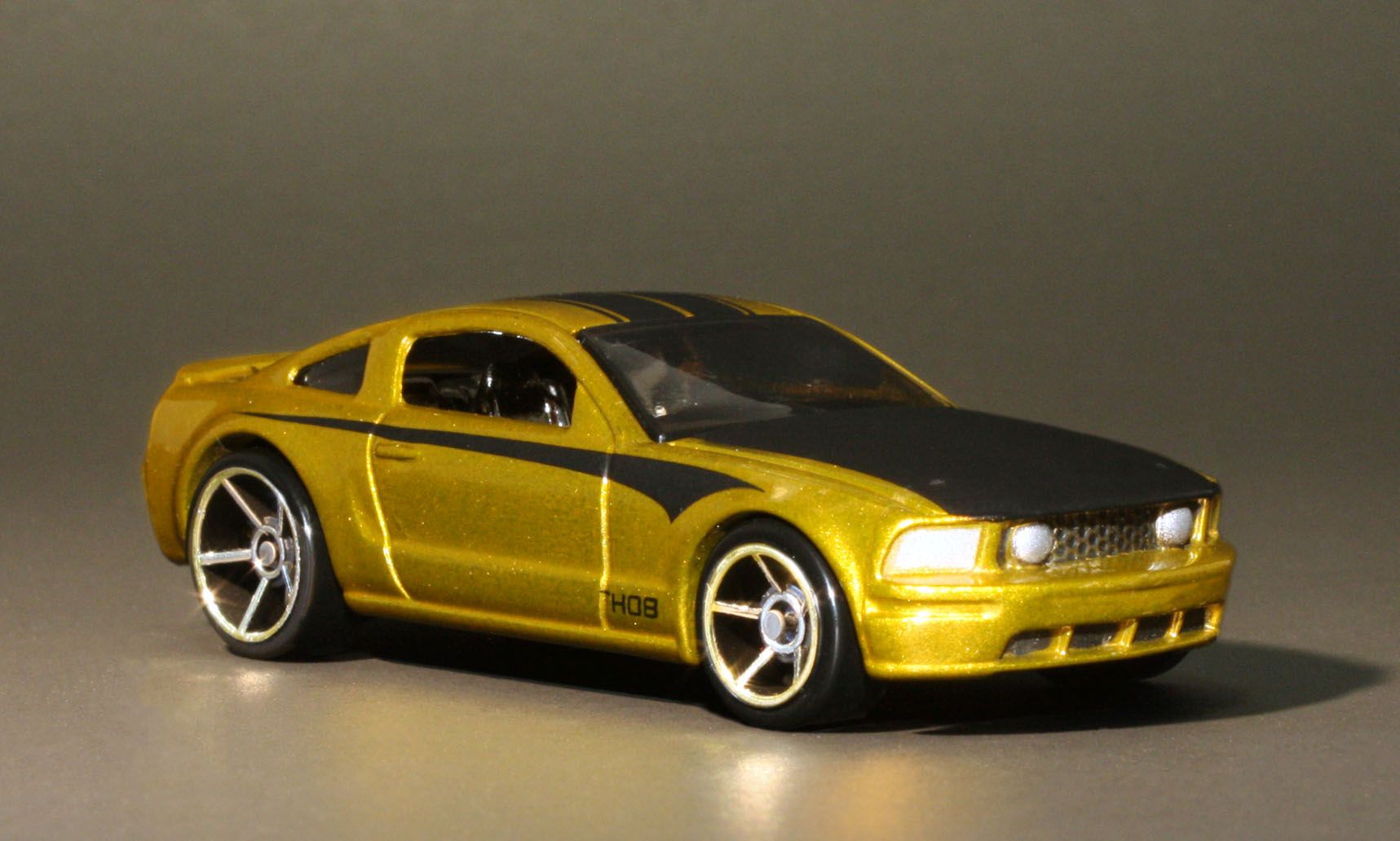 hot wheels 2005 ford mustang gt