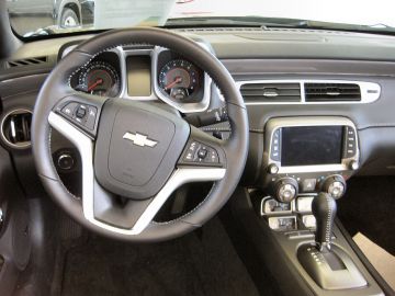 Chevrolet Camaro Convertible cockpit